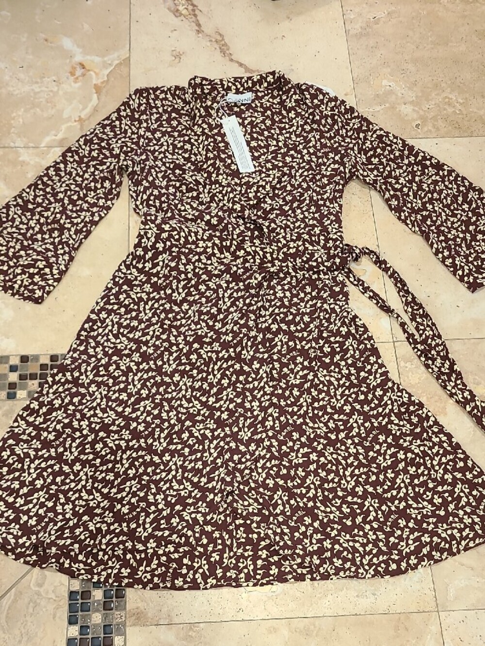 Ganni Maroon 3/4 Sleeve Wrap Dress with Cream Floral Print - Picture 5 of 7